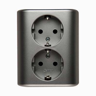 Dobbelt stikkontakt Schuko. 16A. Hvid. Inkl underlag/ ramme. Alu